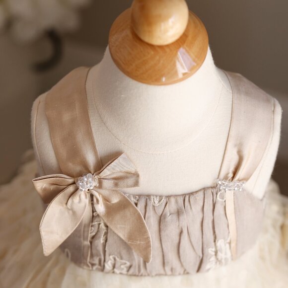 Girl's Linen Silk and Lace Couture Dress Boutique 18 Months Like New Perfect - Picture 2 of 9